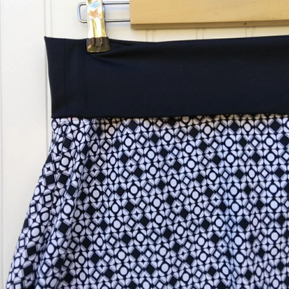 Title Nine Foldover Skirt Size XL Black White Print Short Stretch Active Workout - Picture 2 of 8